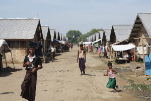  An overpopulated IDP camp outside Sittwe. Tens of thousands of Rohingya who fled their homes in June 2012 now reside in such camps. The government constructed semi-permanent shelters in some camps, raising concerns about the government’s willingness to respect the rights of the displaced persons to return home. © 2012 Human Rights Watch