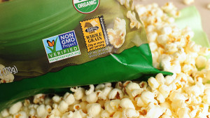 A label on a bag of popcorn indicates it is a non-GMO food product, in Los Angeles, California, October 19, 2012. (AFP Photo / Robyn Beck)