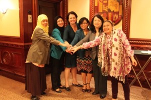 WOMEN POWER. (L to R) Juckra Abdulmalik and Roslaine Lidasan Macao-Maniri of the MILF peace panel’s technical working groups, Emma Leslie of the International Contact Group, government peace panel chair Miriam Coronel-Ferrer, Undersecretary Zenonida Brosas and Undersecretary Bai Yasmin Busra-Lao in Kuala Lumpur last week. PHoto courtesy of OPAPP Read more http://www.mindanews.com/peace-process/2014/01/28/special-report-the-women-in-the-bangsamoro-peace-process-history-herstory