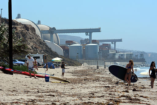 Closing shot: the nuclear power plant at San Onofre, California Image: D Ramey Logan/WPPilot via Wikimedia Commons