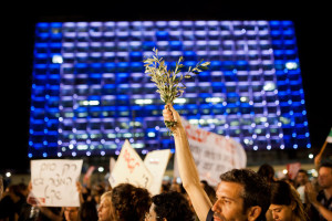 Protest against the Gaza operation, Tel Aviv, July 26, 2014. Photo by Tomer Appelbaum