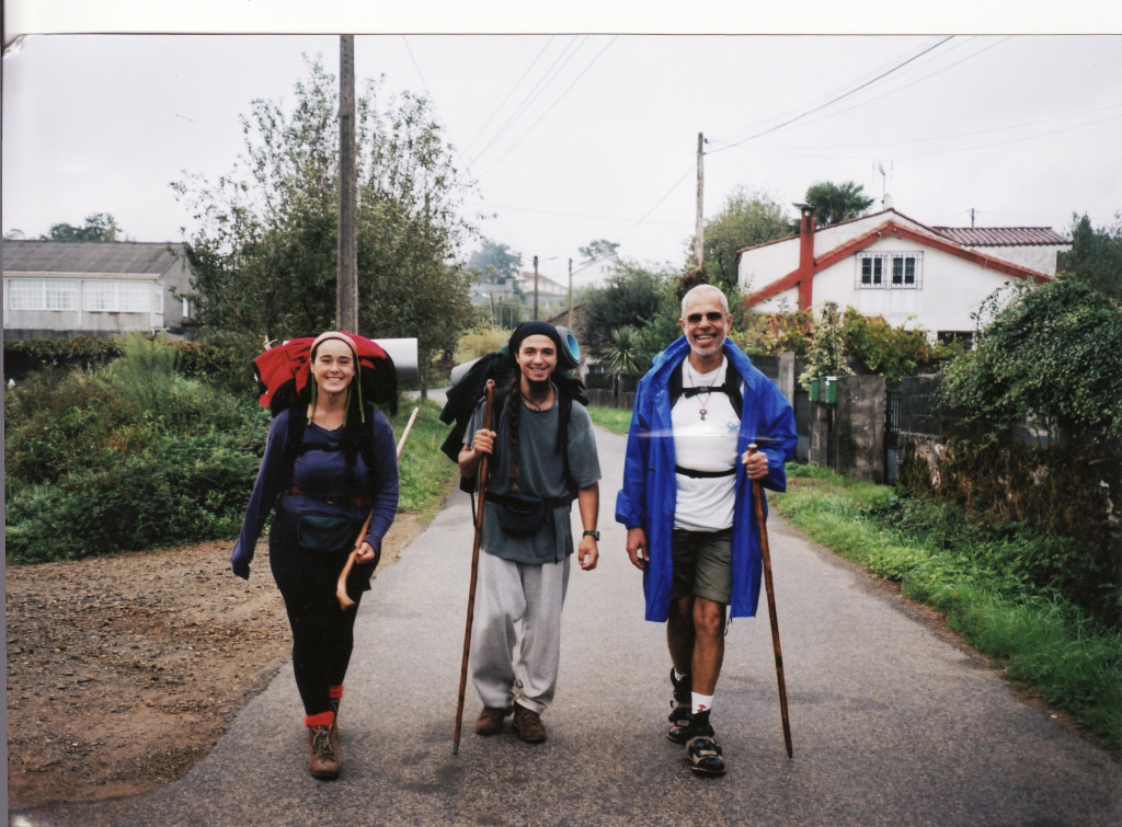 Arriving at Santiago de Compostella: Paula & Blas (Majorca) and Antonio C.S. Rosa.