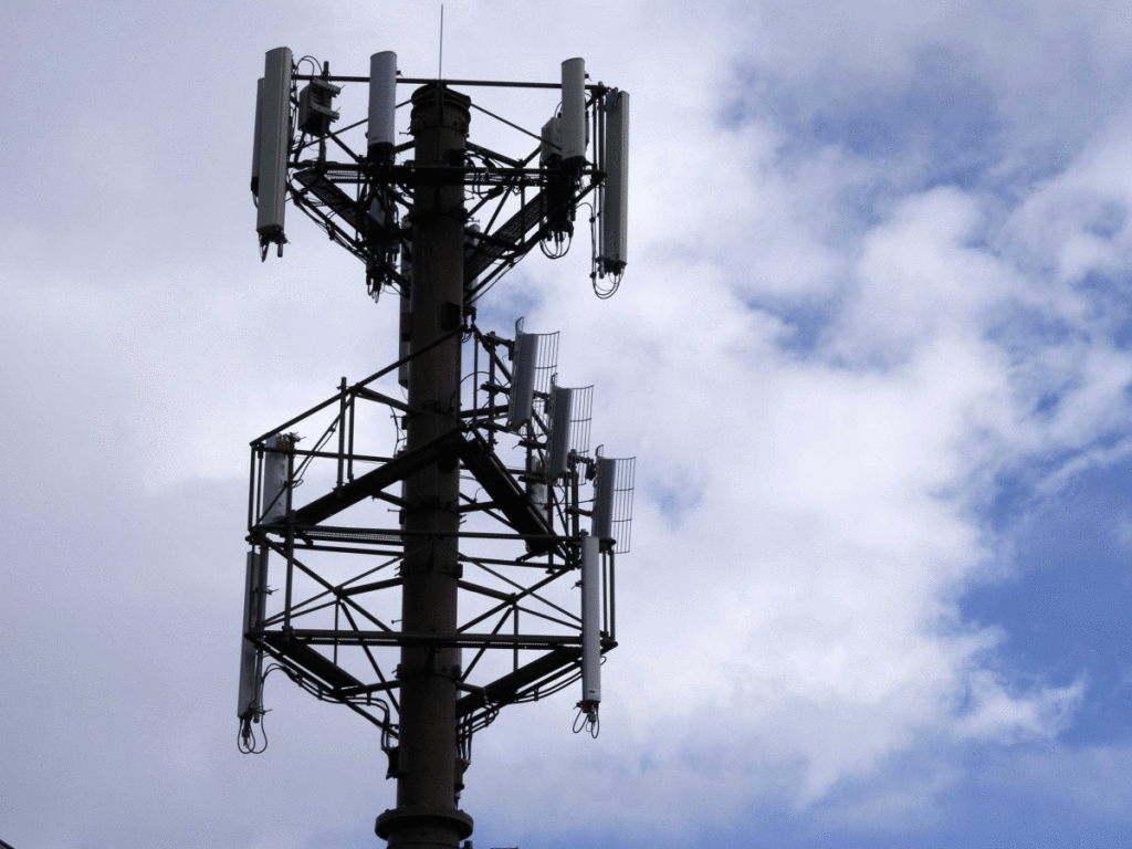 Fake_Cellphone_Towers_usa spying surveillance