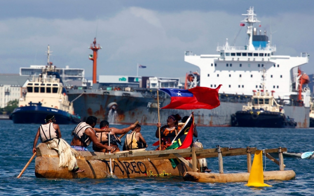 pacific islanders canoe blockade mining