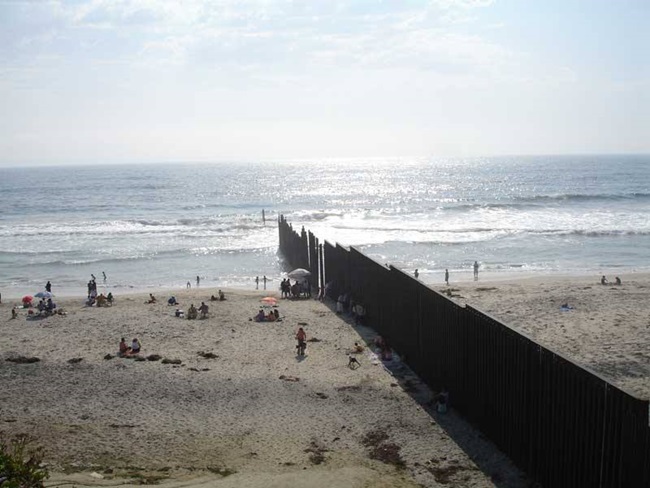 Muro que separa EUA e México
