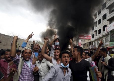 Demonstrations in Taiz to force Huthi militia from the city, March 2015. Erem News. All rights reserved.
