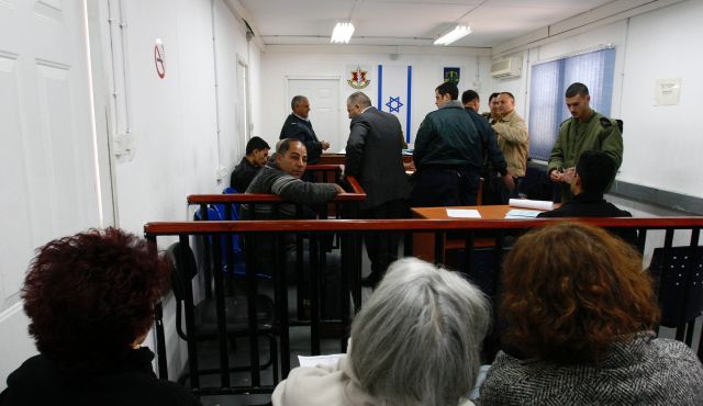 Un tribunale militare nel carcere di Camp Ofer, vicino a Ramallah