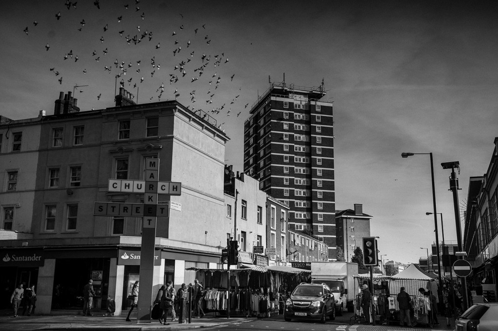 Church Street Market near Edgware Road, northwest London. Sept. 29, 2015. Photo: Andrew Testa for The Intercept