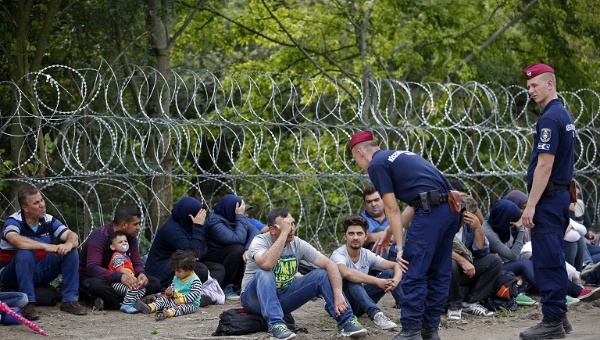 Refugees entering Hungary face deportation. | Photo: Reuters