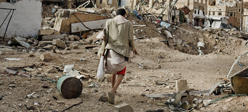 The aftermath of Saudi bombings in Yemen. (photo: Sebastiano Tomada/Getty Images)