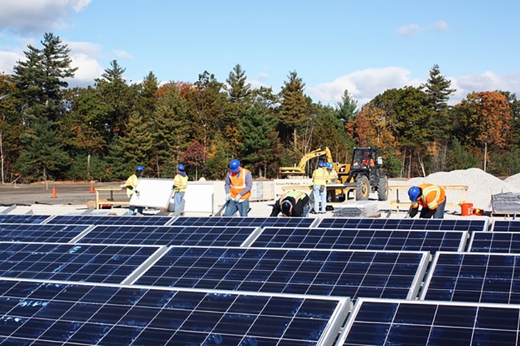In 2015, reports found solar jobs grew by 31,000 and wind power jobs by more than 22,000, as part of windspread clean energy deployment. Photo credit: Massachusetts Office of Energy and Environmental Affairs / Flickr