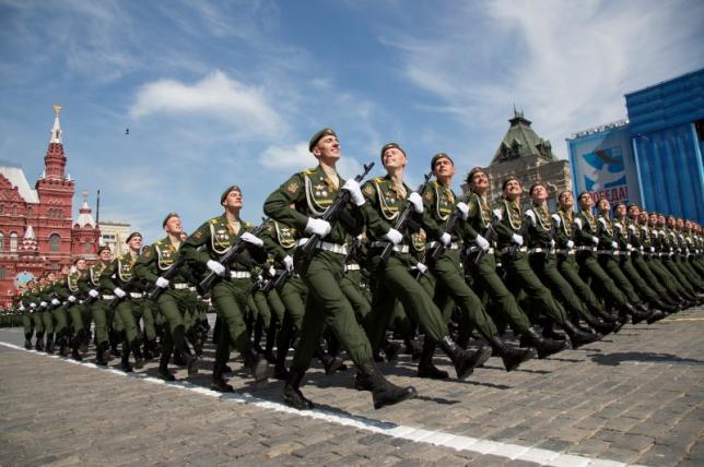 Russian servicemen march during the Victory Day parade at Red Square in Moscow, Russia, May 9, 2015. Reuters/Alexander Zemlianichenko