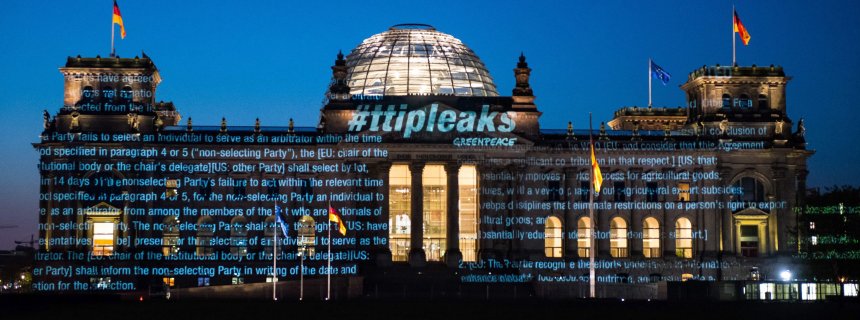 Last week's TTIP Leaks and a growing movement against the free trade agreement is threatening the trans-Atlantic deal. A quarter of a million people even turned out in Berlin for a mass protest against it in October. The protest movement in Germany now has a new face -- one filled with well-educated people. DPA