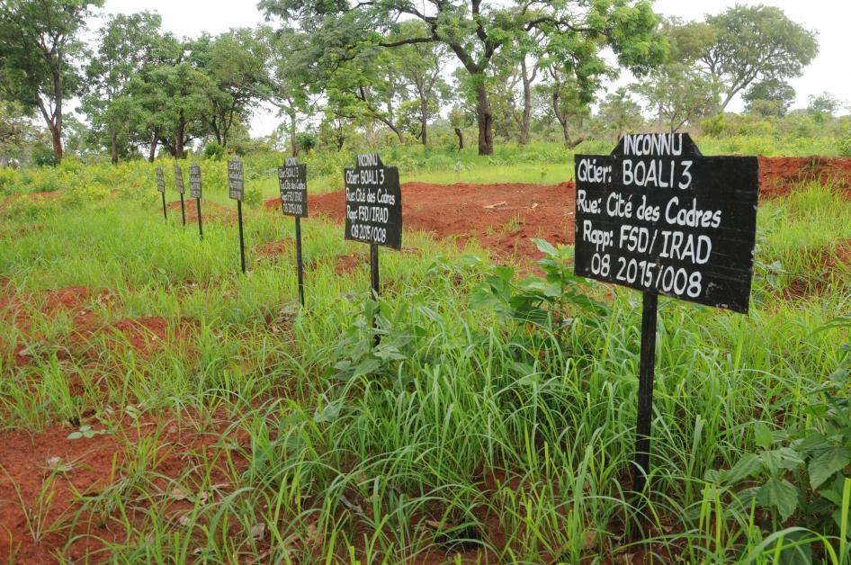 New graves dug on the outskirts of Boali, Central African Republic, for the remains of at least 12 people murdered by Republic of Congo peacekeepers on March 24, 2014. The victims’ remains were uncovered in a mass grave near the peacekeeping base in February 2016. © 2016 Lewis Mudge/Human Rights Watch