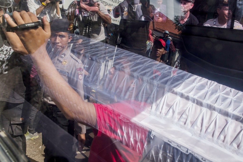 A coffin arrives at Wijaya Pura port for transfer to Nusa Kambangan ahead of the executions of the Bali Nine on April 28, 2015, in Cilacap, Central Java, Indonesia. Photo: Ulet Ifansasti/Getty Images