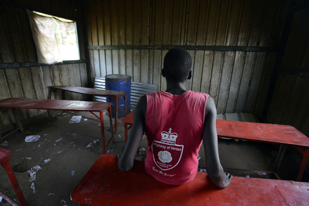 Gatkuoth (not his real name), 15 years old, was recently released from an armed group in South Sudan. He was recruited when he was just thirteen. UNICEF estimate that there are still 16,000 children associated with armed groups in the country. Photo: UNICEF/UN028379/Rich