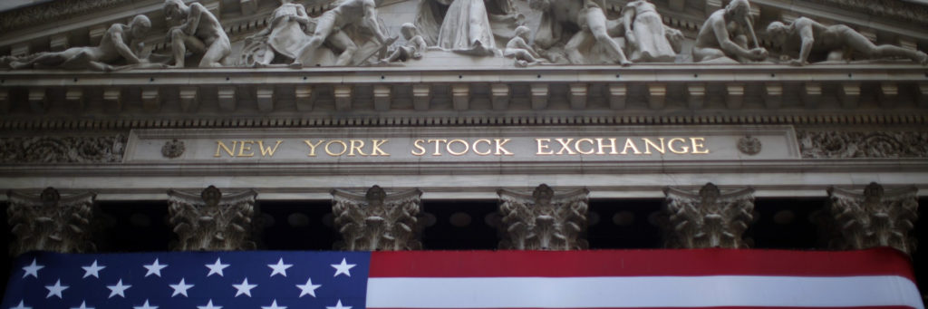 An exterior view of the New York Stock Exchange March 25, 2009. U.S. stocks jumped on Wednesday as upbeat housing and durable goods data fueled hopes that the toll taken by the recession may be abating, lifting shares of big manufacturers, banks and home builders. REUTERS/Eric Thayer (UNITED STATES BUSINESS)